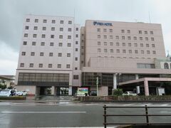 お盆休み3日目は松阪から和歌山県串本に向かいます。

紀伊半島東側は南東斜面。
台風10号の接近で南東からの風が山に当たり、朝から松坂は雨でした。