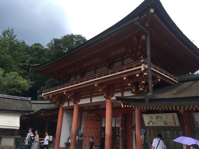 バスで春日大社へ<br />本殿？までは入らず…暑すぎ