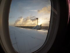 定刻通りに着陸
なんと沖止め！撮影チャンス！