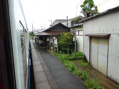 最初の駅、仲ノ町駅。
銚子電鉄の本社、車庫、工場、乗務員区がある駅。
この駅にはあとで寄ります。
