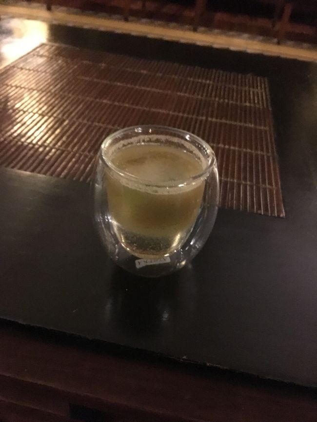 空港では、ホテルの人が出迎えてくれました。3時間待ってくれたそうです。チェックインの時に、ウェルカムドリンクをいただきました。