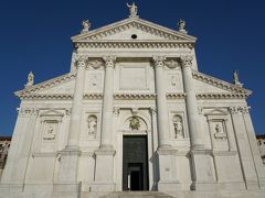 　塔の入り口を探して最初は左手の方に行ってしまいましたが、実際にはこの San Giorgio Maggiore聖堂の左奥からでした。