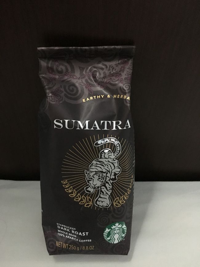 豆購入 <br />日本でも販売しているんですね。日本で買うより300～400円位安く買えたみたいです。<br /><br />他にドリンク4つ。レシートとプラカップに名前入り。レジで名前を聞かれたのが、反映されてるんですね。