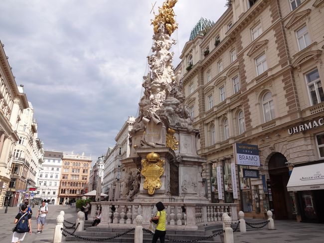        グラーベン通りのペスト記念柱