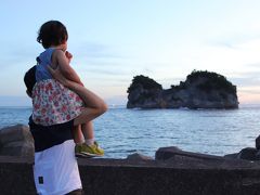 円月島も見られました。
場所が悪いので、穴の空いているところではないのですが、でも、こういう自然物を見られたのは嬉しかったです。