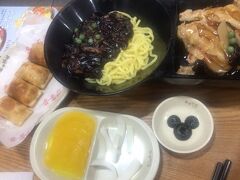 夜はジャージャー麺を食べたことが無いと言うのでホンデの「香港飯店0410PLUS＋」へ＝33