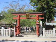 少し進むと、氷室神社の鳥居がありました。