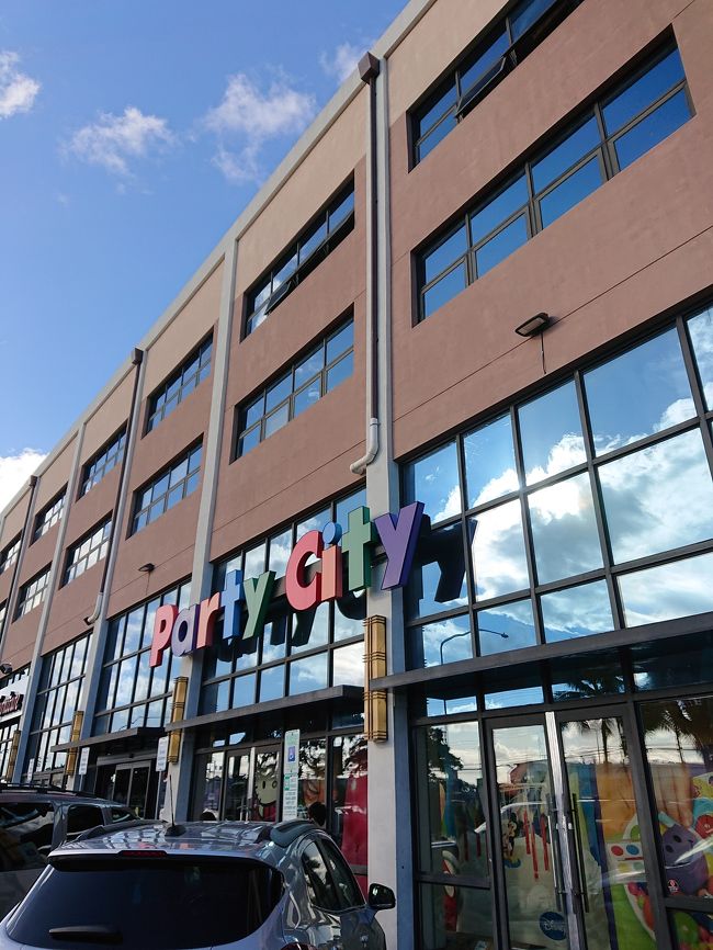 ラトゥールの並びのパーティーシティ。<br />去年、ワイケレのパーティーシティで色々と買っていたので、特にほしいものはなく…。<br />