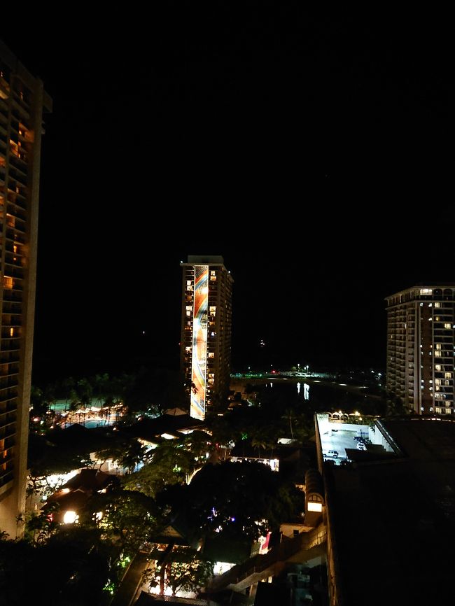 <br />夜の景色。<br />ライトアップされたレインボータワーかわいい。<br />さあて明日は何をしようかな！<br />