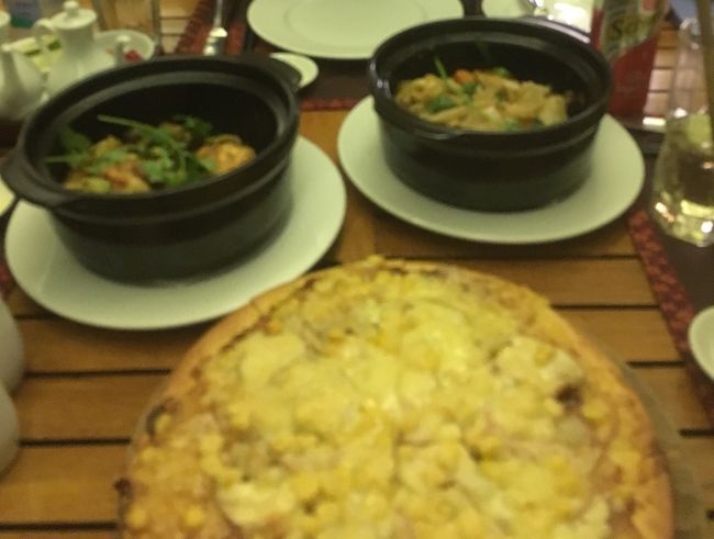 焼きそばがとても美味しかった。さすがアジア！<br /><br />疲れていたので、写真がピンボケしています。<br />