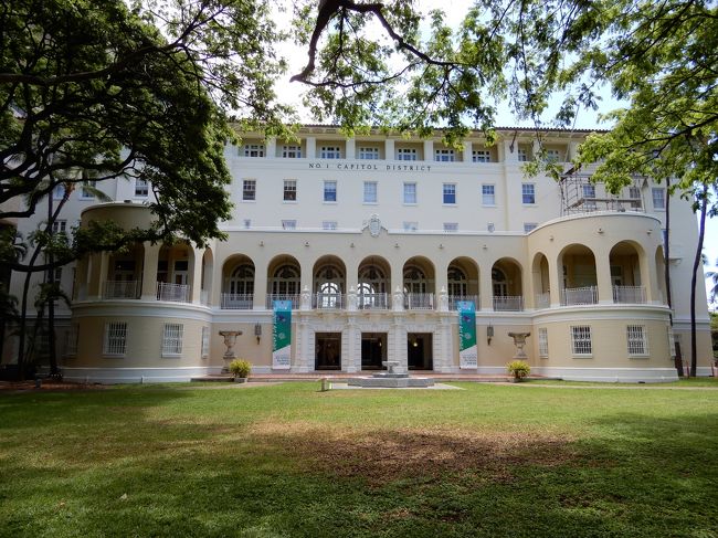 帰りがけ、州立美術館のアーティゼンで、昼食を取る。