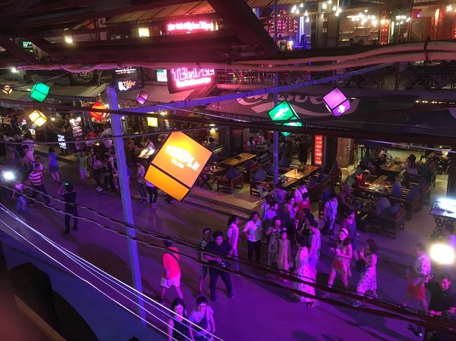 2階の窓側の席だったので、パブストリート 全体が見渡せて、よかったです。