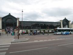 ヴェルサイユ宮殿からの帰り、RERのＣ線にてパリに戻りオルセー美術館の夜間観覧に行きましょう。
ヴェルサイユ リヴ ゴーシュ駅を利用します。