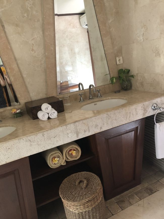 洗面もダブルボウルで広々。