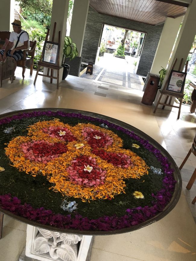 ホテル到着は昼前。チェックインは15時なのにすぐ部屋を使っていいとの事。これはありがたかったです。