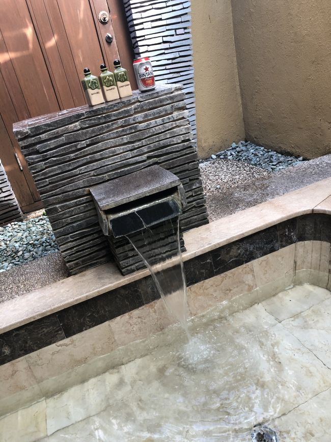 大人2人が余裕で入れるお風呂です。<br />お湯の勢いもよく、きちんと熱湯も出ました。<br />アメニティもいい香り。