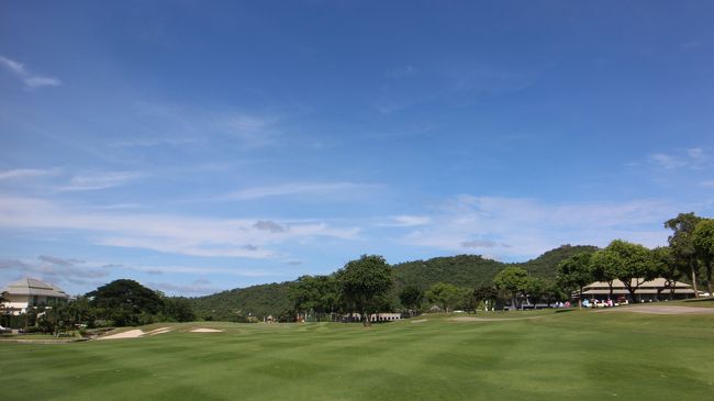 【Black Mountain Golf Club HuaHin】<br />比較的に、雨期なのに、プレ中は雨無しゴルフ。