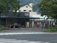 筑豊本線の終着、若松駅
建物はレトロ感がないです