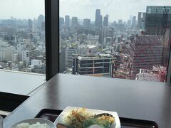 大阪城も一望の学食、菜の花食堂
３００円の鮭定食のモーニング
超オキニの店
誰でも入れます
かなりおススメの穴場