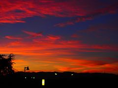 翌日行った伊丹スカイパークの夕暮れ。
夕焼け空に飛行機が飛び交う景色は綺麗だったな。


おわり。