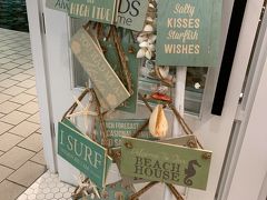 そして大好きなSoHa livingにも来ました！

写真に写っている「I SURF...」を我が家に連れて帰ってきました。

こういう海小物を集めるのも趣味です。

他のSoHa Livingにも行ったのですが、お店で結構品揃えが異なりますね。