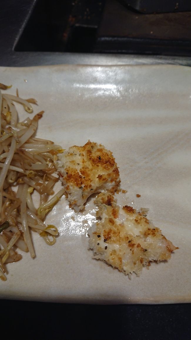 3品目、ガーリックシュリンプです。やっぱりハワイと言えばです。食べたくなりますねぇ。美味しかったです。