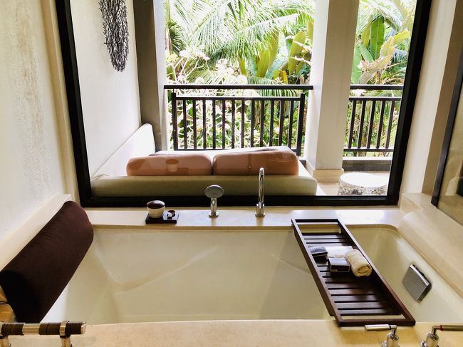 そしてバスタブ<br />深さも縦もありゆったり足を伸ばして浸かれます(^^)