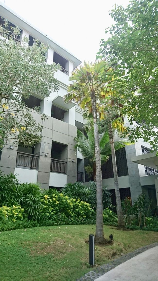 お部屋の棟に到着。リッツカールトンクラブスイートに宿泊