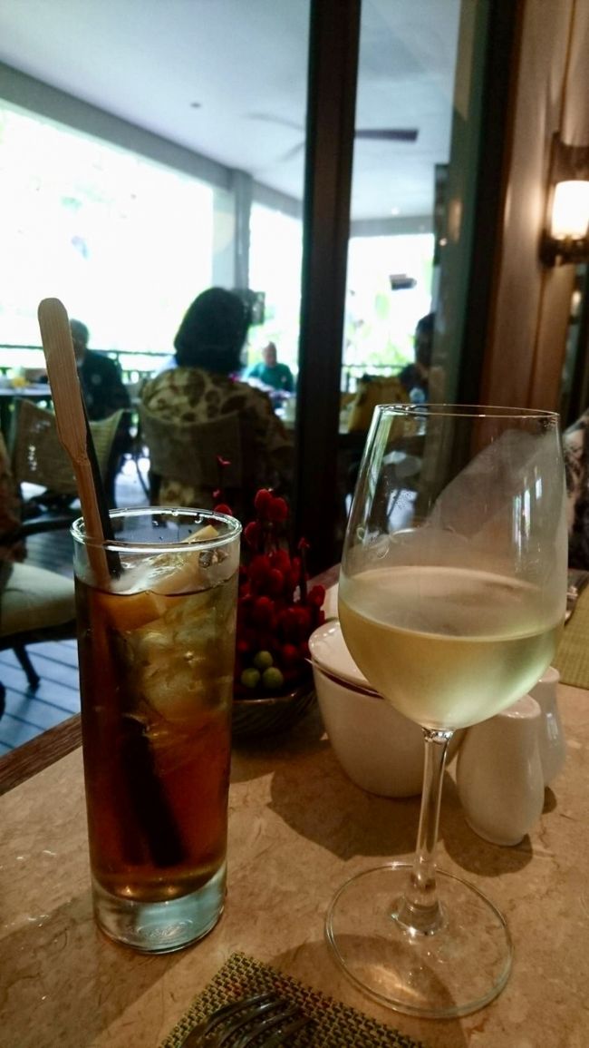 朝もアルコール頼めたので白ワイン飲んでしまいました(//∇//)