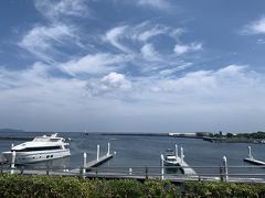 花火会場に移動。花火は20時半からですが、早めに来ないと道が混むということで
18時頃に待機。
