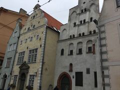 マザーピルス通りを東から来て
三人兄弟
Three Brothers House
の所から北のSt. Jacob Catholic Cathedral of Riga に道なりに進みます。
