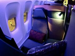 【カタール航空の「Qsuite」】

特にこの便はアジア人のアテンダントが多く、