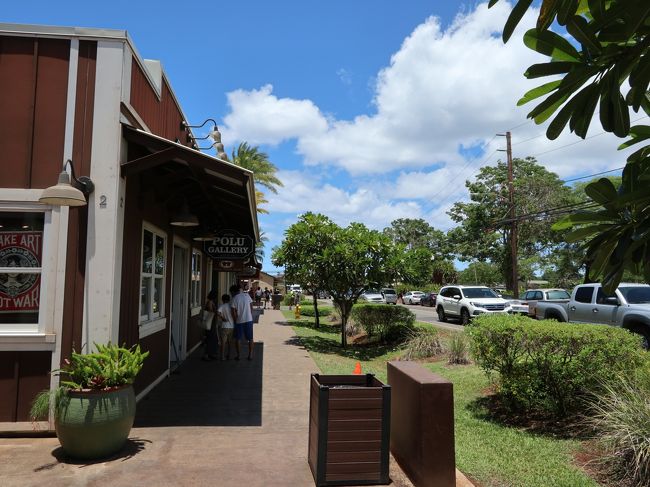 ハレイワは小さなブティックなんかが並んでいて、ショッピングが楽しめる。