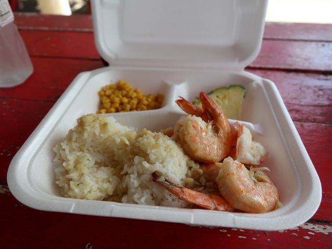 これも二人で一つ。フミーズのはコーンが入っているのがいい。そりゃやっぱりロミーズのは美味しいけど、旅行中の時間は貴重だもんなあ。