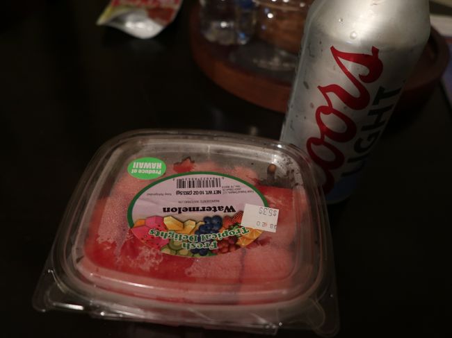 この日はABCストアでスイカとビールを買って軽く部屋のみして終了。<br />ハワイのスイカが甘くて旨いんだよね。