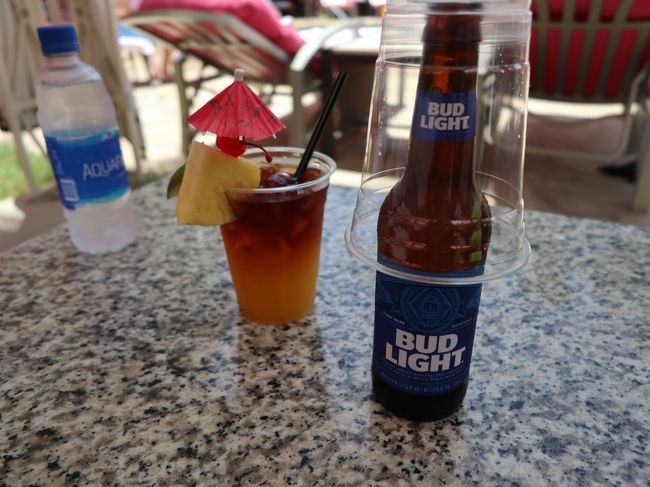 海で泳いで、ビール飲んで、カバナでウトウトして、、、のんびりできた。<br />毎回1日はビーチでのんびりの日にするんだけど、次からはドライブ止めて2日はのんびりしようと妻と話す。