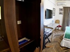 【Hotel Clasico Boutique】

パレルモ(Palermo)は、アルゼンチンの首都ブエノスアイレス自治市の北東部にある地区。