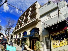 【Hotel Clasico Boutique】

Costa Rica 5480
Palermo Hollywood 1414 Bs.Argentina
Tel:54-11-4773-2353
www.hotelclasico.com

というホテル...。