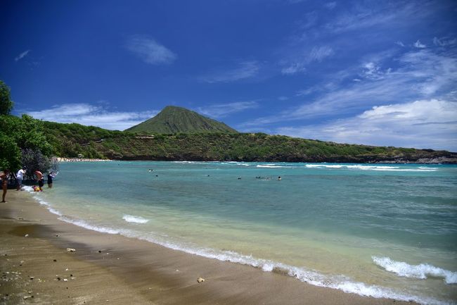 ちょっとワイキキに似た風景です。<br />でも、向こうに見える小高い丘は、ダイヤモンドヘッドではありません。<br />ダイヤモンドヘッドは、背中側です。