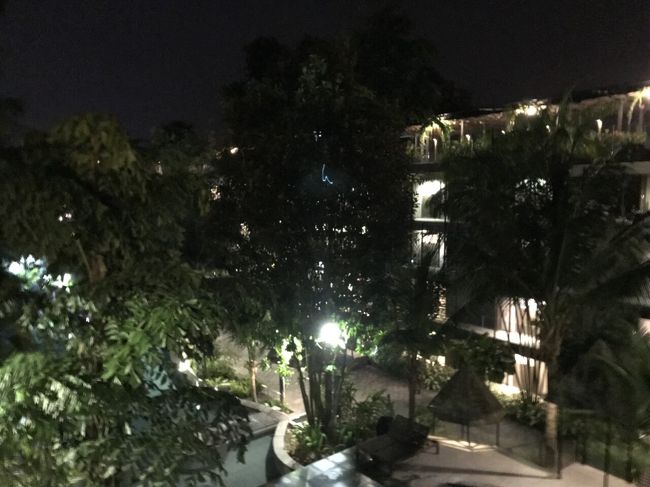 ホテルに戻りました～～<br />トラムは、もう動いていませんでしたが、歩いても 余裕で帰れます。<br />10分くらい？かな？<br /><br />今日は、これにて おやすみです(-_-)zzz