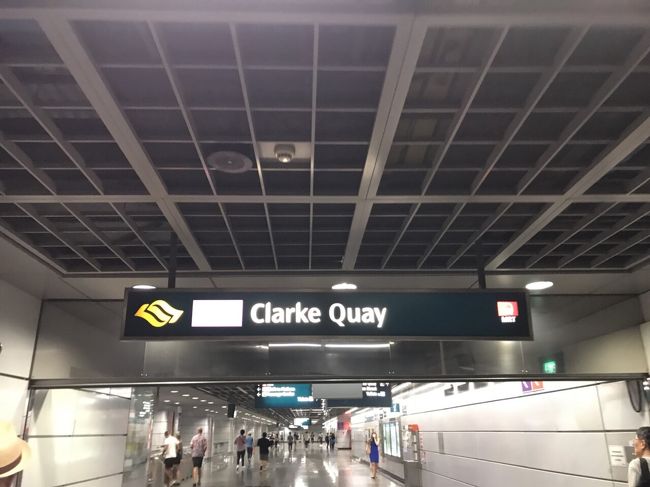 帰りはタクシーではなく、悩みながらも地下鉄にチャレンジ！<br />皆さん、分かってると思いますが 地下鉄は飲食禁止です！<br />ついつい、暑くて  飲み物に手をかけそうになりますが 少し我慢してくださいね。<br />