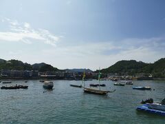 ラマ島に到着しました。
第一印象は、急に田舎に来たなという感じでした。
ただ、欧米系の方が多くびっくりしました。
これからもう一つの港を目指して1時間ほど歩きます。