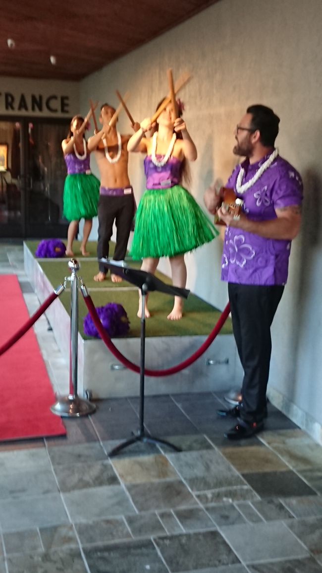 VIPディナーの方々に歓迎されます(^-^)vこの後、ちょっとした軽食用意してくれています＼(^o^)／