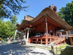 お宿を早めにチェックアウトして
出羽三山神社へ車で行っちゃいました。
前回は「三神合祭殿」の大きさに驚いたけど
今回もやっぱりその大きさに圧倒されました。
