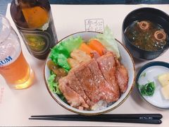 お昼ごはんは「おかげ横丁」で松阪牛！