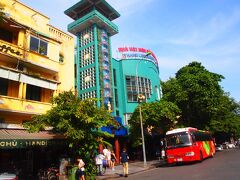 名物の水上人形劇を観に来ました。
私は2度目ですが、前回寝てしまい…今回もやばい。