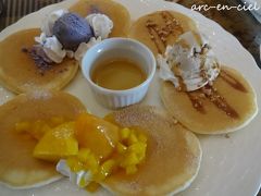 万国津梁館カフェで、ひと息。
駆け足の沖縄観光旅行の中、ゆったりとした時間を過ごせました。