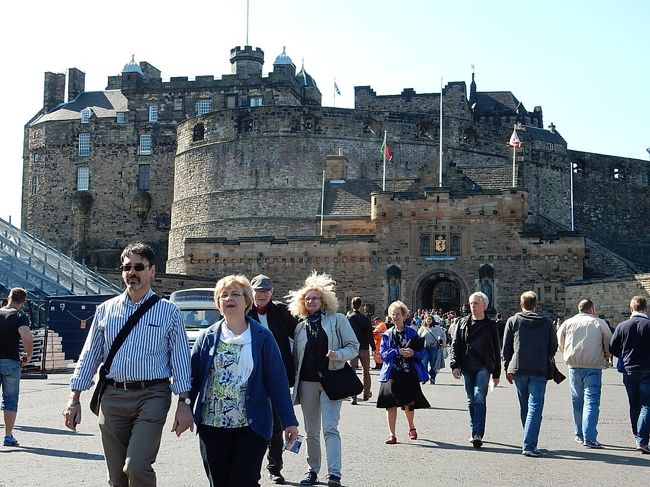 エディンバラ城に着きました。