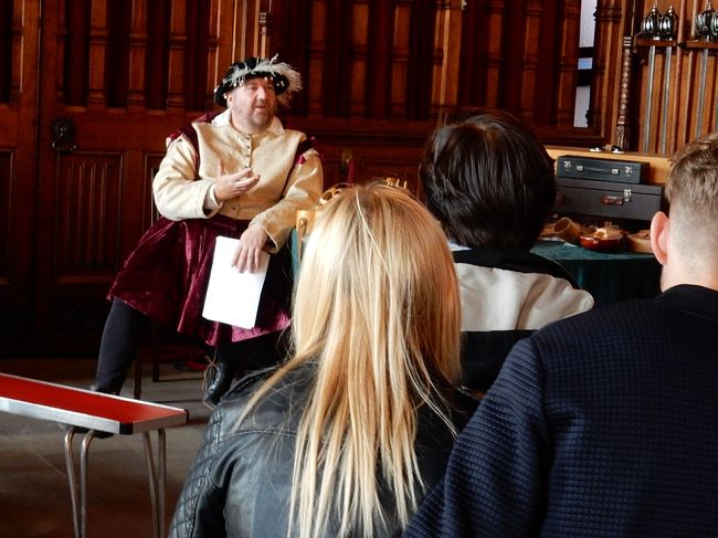 なにかの説明をしていたようですが、残念ながらほとんど分かりませんでした。