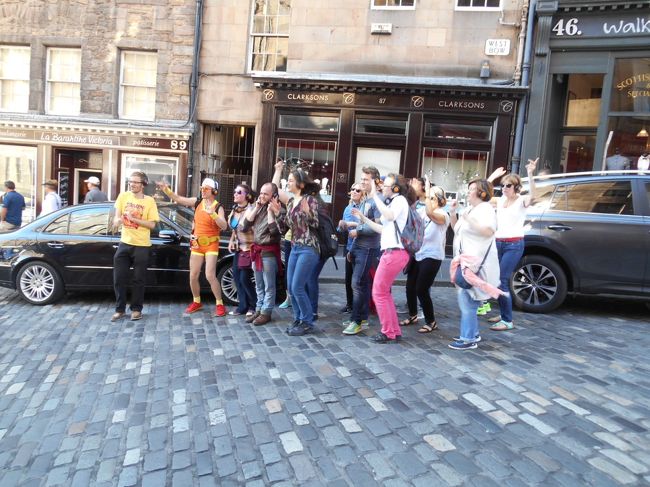 何かで盛り上がっていたグループ。